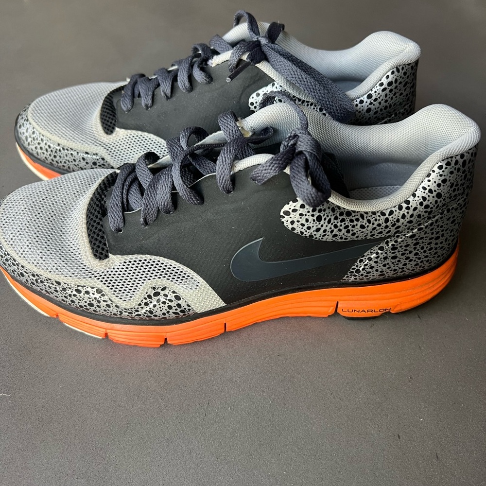 Nike Lunarlon running shoes. Size 8. Almost new!